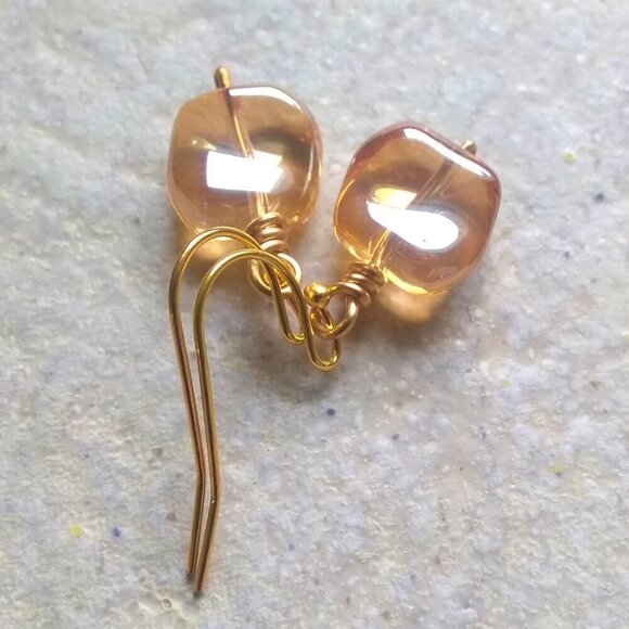 ๐โ๏ธโ๏ธ $10 Stocking Stuffers! Shimmering Yellow/Golden Warped Tile Drop Earrings - Picture 4 of 9